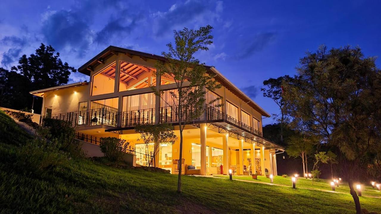 Pousada Fazenda Peroba Rosa Pedregulho Exterior photo